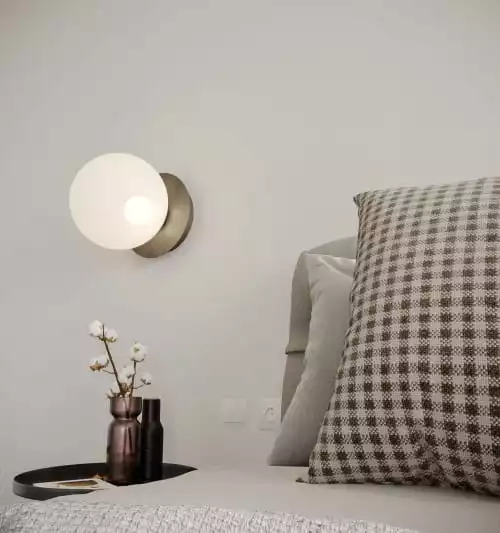 Potiron Paris Appliques Murales Et Spots Applique En Métal Or Et Verre Opaque 2 Potiron Paris Appliques Murales Et Spots Applique En Métal Or Et Verre Opaque – Image 2