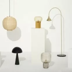 Hubsch Lampadaires Lampadaire Avec Base En Marbre En Noir Et Laiton -Luminaires Soldes Boutique lampadaire avec base en marbre en noir et laiton 4