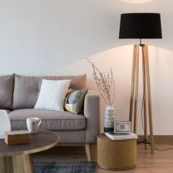 Maisons Du Monde Lampadaires Lampadaire En Chêne Et Abat-jour Noir H146 -Luminaires Soldes Boutique lampadaire en chene et abat jour noir h146 1000 13 25 194816 3