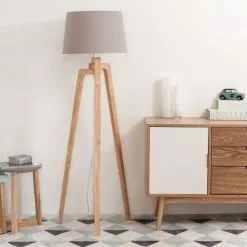 Maisons Du Monde Lampadaires Lampadaire Trépied En Paulownia Et Abat-jour Gris H150 -Luminaires Soldes Boutique lampadaire trepied en paulownia et abat jour gris h150 1000 10 16 146550 4