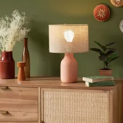 Maisons Du Monde Lampes à Poser Lampe En Céramique Rose Et Abat-jour En Raphia Beige -Luminaires Soldes Boutique lampe en ceramique rose et abat jour en raphia beige 1000 8 8 227927 3
