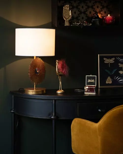 Maisons Du Monde Lampes à Poser Lampe En Métal Doré Soleil Sculpté Et Abat-jour Blanc En Coton Et Lin Recyclés 3 Maisons Du Monde Lampes à Poser Lampe En Métal Doré Soleil Sculpté Et Abat-jour Blanc En Coton Et Lin Recyclés – Image 3