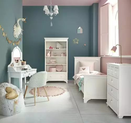 Maisons Du Monde Suspensions Enfant Lustre En Métal Blanc Effet Vieilli Et Pompon Cœur 2 Maisons Du Monde Suspensions Enfant Lustre En Métal Blanc Effet Vieilli Et Pompon Cœur – Image 2